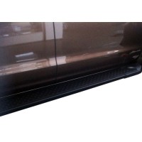 Бокові пороги Allmond Black (2 шт., алюміній) для Volkswagen Amarok 2010-2021 рр.