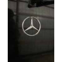 Задня емблема (пласт.) для Mercedes Vito W638 1996-2003 років.