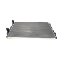 Радіатор охолодження VW Caddy 1.9TDI/1.2TSI 03- (МКПП) (650x416x34)