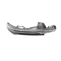 Повторювач повороту на дзеркало Audi Q5/Q7 15- (R) (всередині OE VAG)