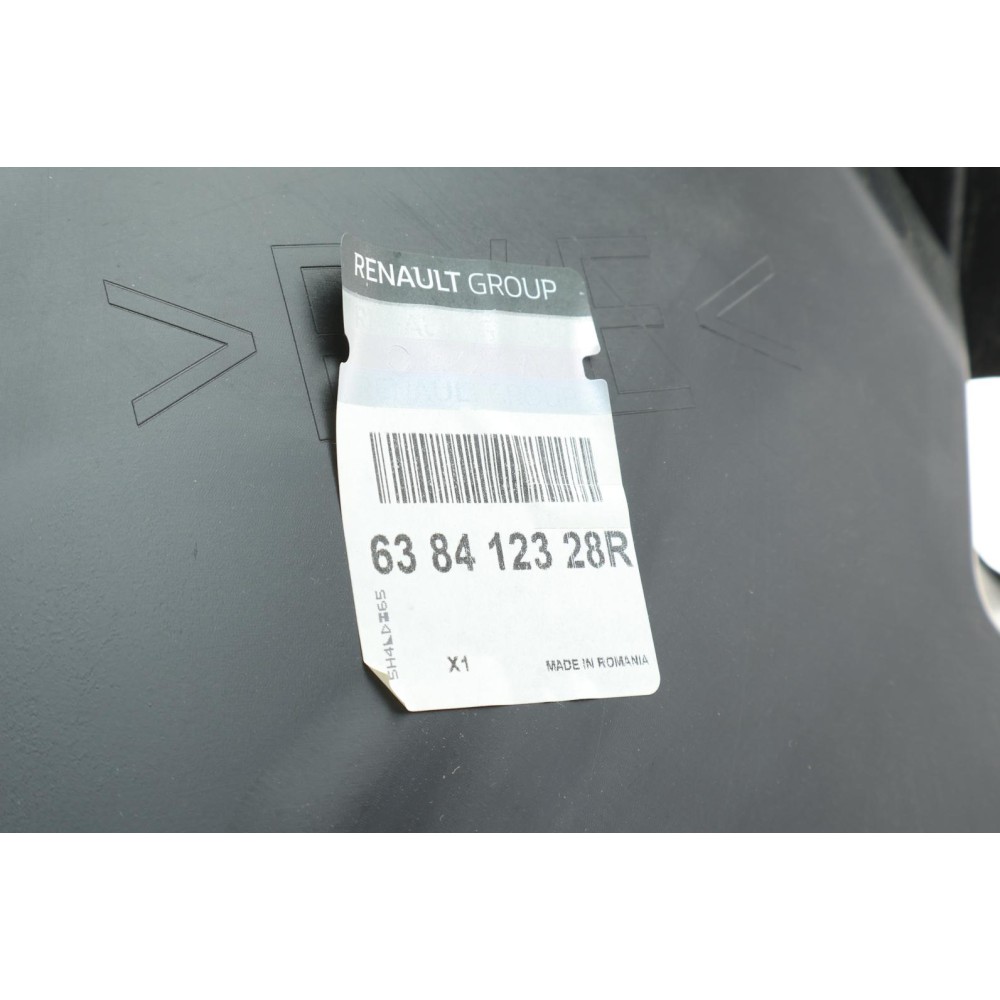 Підкрилок (передній) Renault Duster 17- (L)