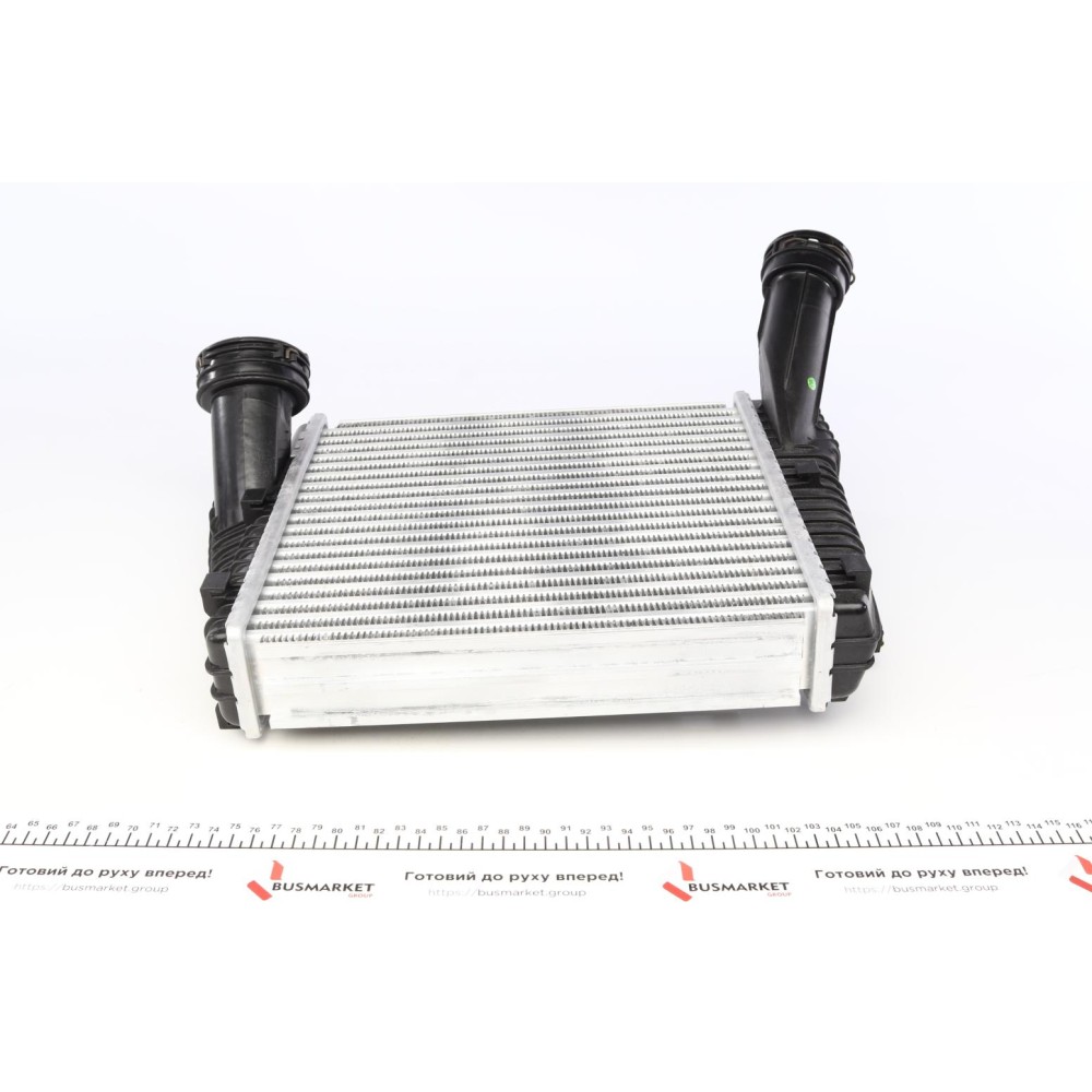 Радіатор інтеркулера Audi Q7/VW Touareg 3.0/4.1 03- (R)