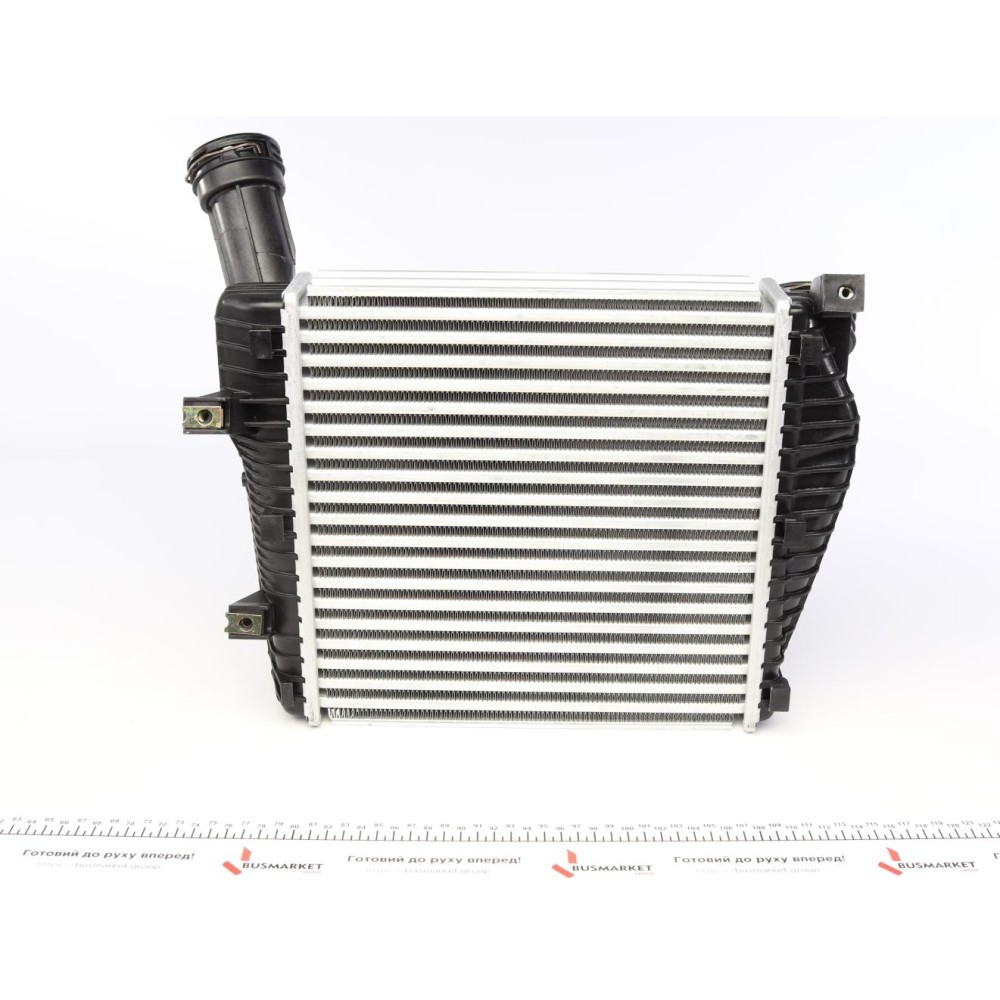 Радіатор інтеркулера Audi Q7/VW Touareg 3.0/4.1 03- (R)