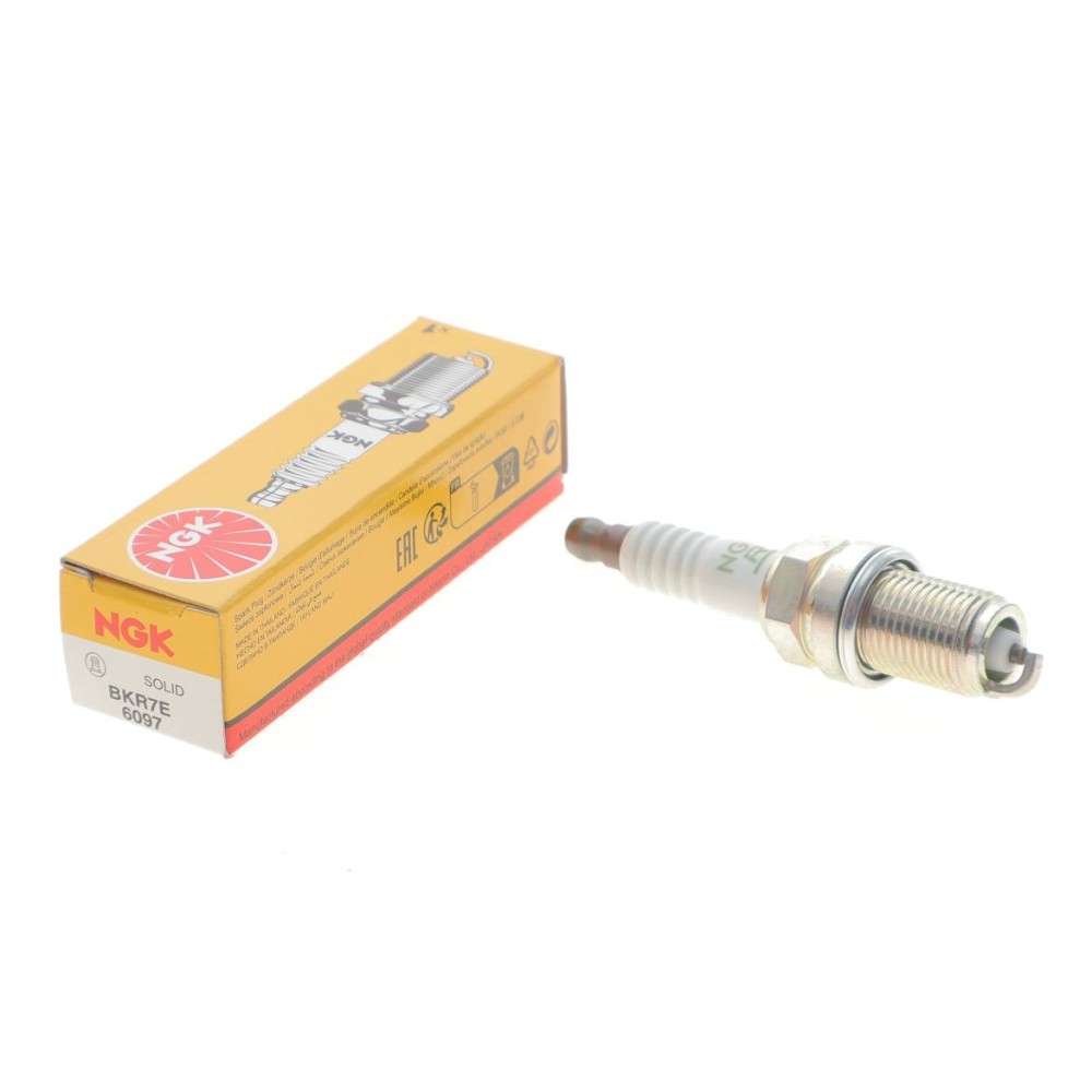 Свічка запалювання Nissan Almera/Primera/Sunny 90-00 (BKR7E)