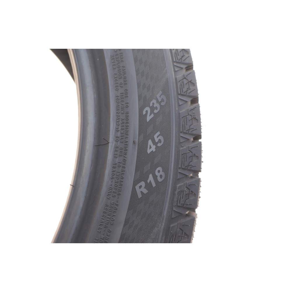 Шина AW33 235/45 R18 98H (зимова)