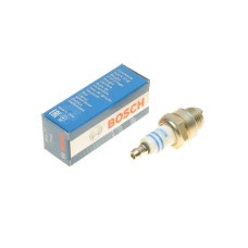 Свічка запалювання Honda/Solo/Stihl/Suzuki
