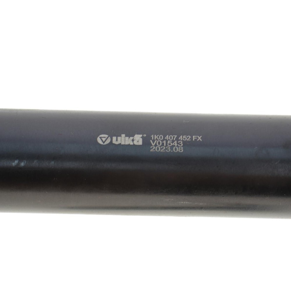 Піввісь (передня) Skoda Octavia/VW Golf/Passat 03-08 (R) (26x36x678)