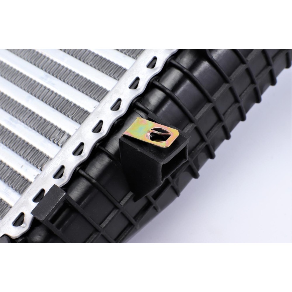 Радіатор інтеркулера Audi Q7/VW Touareg 3.0/4.1 03- (L)