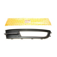 Вставка бампера (під протитуманку) VW Passat 14- (R)