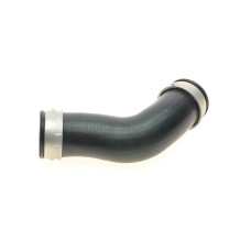 Патрубок інтеркулера (нижній) (L) Audi A3/Skoda Octavia/SuperB/VW Golf/Jetta/Passat 2.0D 03- (ззаду)