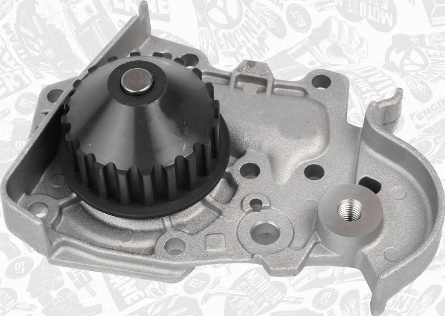 ET Engineteam RM0015VR1 - Водяний насос + зубчастий ремінь autodetail.com.ua
